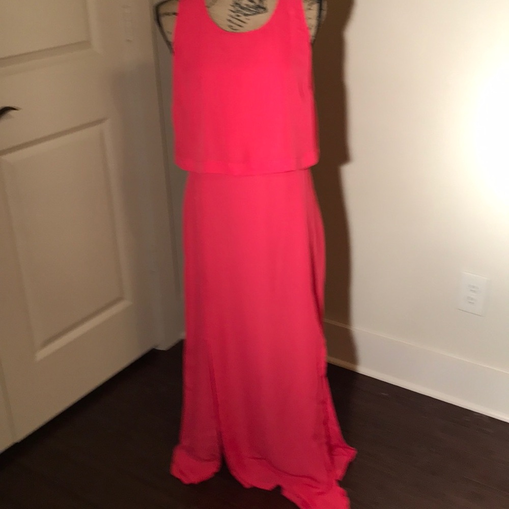 Sleeveless pink maxi